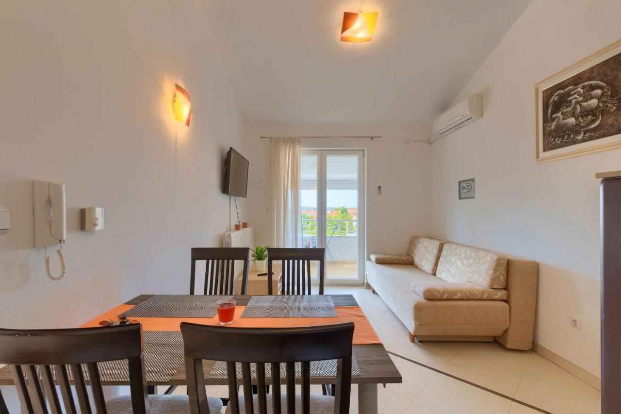 Apartments Boris Fazana Luaran gambar