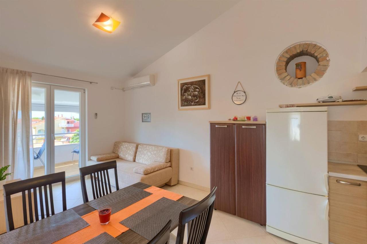 Apartments Boris Fazana Luaran gambar