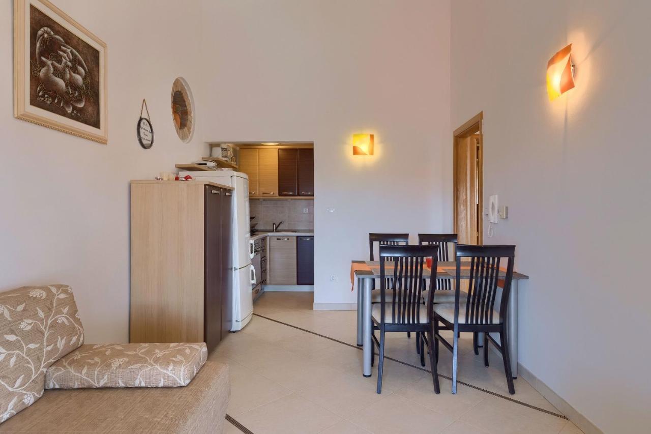 Apartments Boris Fazana Luaran gambar